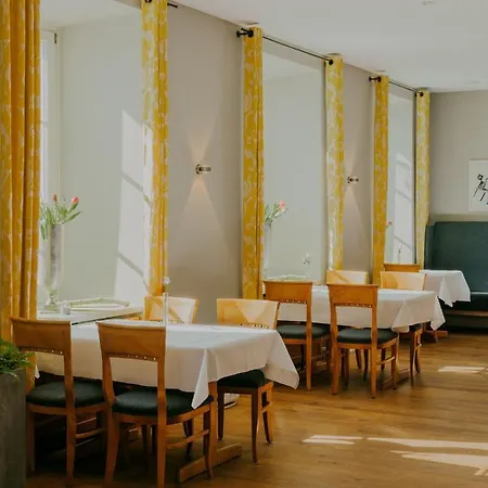 Bad Hotel 4*
