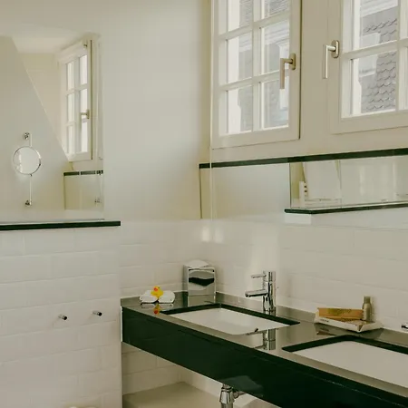 Bad Hotel