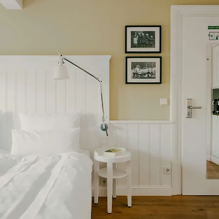 Bad Hotel 4*